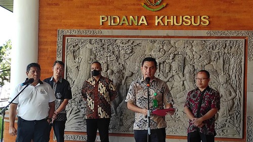 Konferensi pers Kejati Bali terkait kasus dugaan korupsi dana SPI Unud, Jumat (9/12/2022).