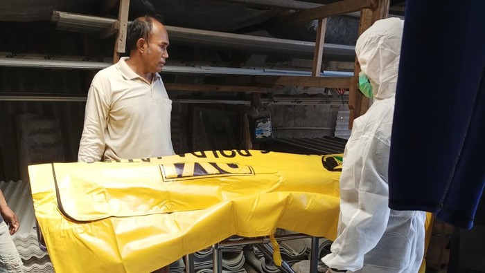 Korban bunuh diri di Sidoarjo dievakuasi ke RS Bhayangkara