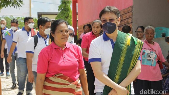 Kunjungi TK Binaan, Asuransi Astra Beri Bantuan dan Edukasi Stunting Asuransi Astra mengunjungi sekolah binaan TK Hati Nurani di Sumba, NTT. Kunjungan kali ini memberikan edukasi terkait stunting dan bantuan lainnya, Jumat (9/12/2022).