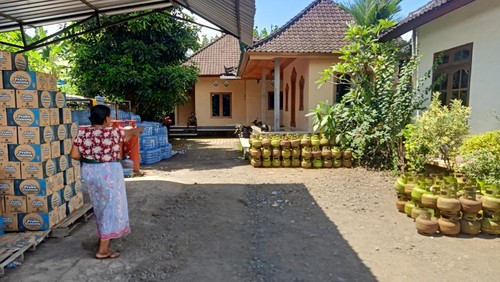 Lokasi pencurian sebanyak 27 tabung gas elpiji tiga kilogram, tepatnya di Banjar Taman, Desa Batuagung, Kecamatan Jembrana, Kabupaten Jembrana, Bali, Jumat (09/12/2022).