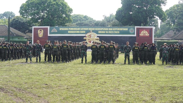 Mahasiswa Unjani saat dilatih TNI
