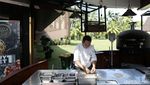 Cicipi & Lihat Langsung Pembuatan Pizza di Tempat yang Instagramable
