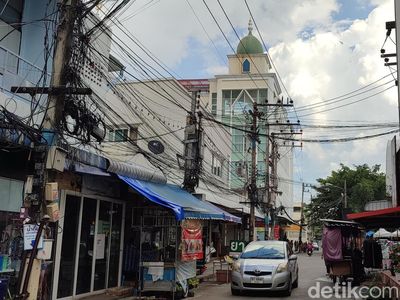 Melihat Masjid Paling Besar di Ujung Utara Thailand