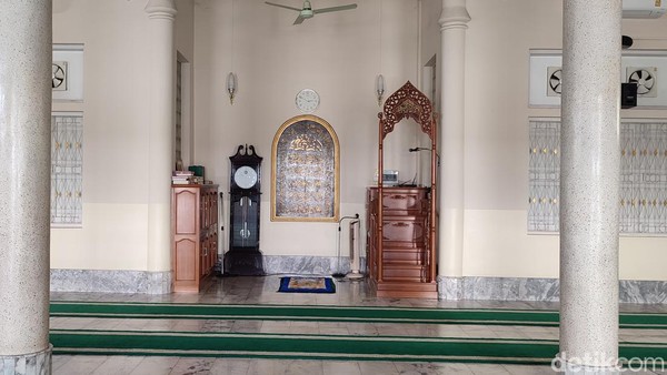 Mimbar Masjid Hidayatul Islam Banhaw di Chiang Mai, Thailand.