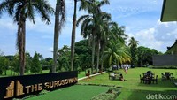 Rebranding restoran The Surosowan ini juga diharapkan menjadi destinasi rujukan wisata kuliner bagi siapa saja yang berkunjung ke Kota Cilegon, terlebih wisatawan. Nama ‘Surosowan’ itu sendiri diambil dari salah satu keraton yang ada di Provinsi Banten dan merupakan cagar budaya sekaligus aset wisata. The Surosowan ini juga diresmikan langsung oleh Menteri Pariwisata dan Ekonomi Kreatif (Menparekraf) RI Sandiaga Salahuddin Uno pada (22/12/2021) silam.