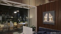 Kota Cilegon juga kini punya satu destinasi wisata kuliner kekinian berupa Restoran bernama ‘The Surosowan’ yang menghidangkan beraneka menu, mulai dari makanan khas Cilegon dan kuliner Nusantara hingga Western Food.