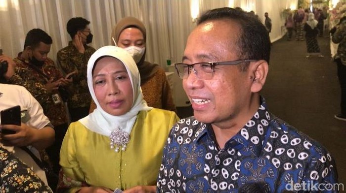 Mensesneg Pratikno saat menghadiri midodareni Erina Gudono calon istri Kaesang Pangarep, Jumat (9/12/2022).
