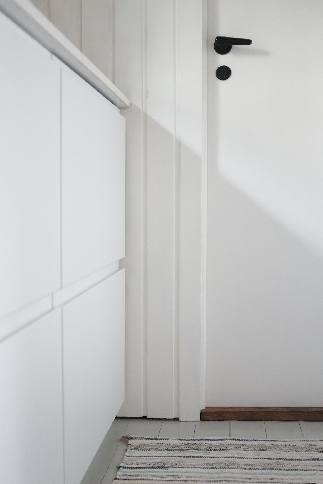 model pintu minimalis elegan