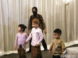 Bobby Perkenalkan Anaknya Ketua dari Medan di Pernikahan Kaesang