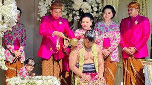 Momen Presiden Jokowi hingga Gibran Guyur Kaesang dengan Air Kembang