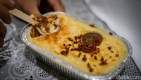 Baked spaghetti mulai populer sejak pandemi tahun 2020 dan Bruule sebagai pelopor hitsnya baked spaghetti.
