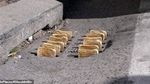 Bukan di Piring, 10 Makanan Ini Disajikan di Dalam Sepatu hingga Gagang Pintu