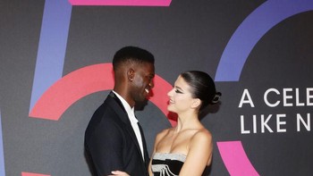 Kemungkinan, mereka berkenalan di tempat kuliah. Saat ini, Phoebe kuliah di Stanford University. Foto: Getty Images