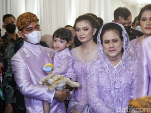 Gibran Ngobrol Dikit Sama AHY di Resepsi Malam Nikahan Kaesang-Erina