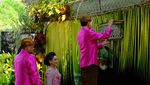 Cantiknya Ibu Negara Pakai Kebaya Kutubaru Motif Bunga Pink