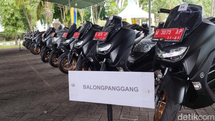 Ratusan kendaraan operasional baru untuk kades se-Gresik.