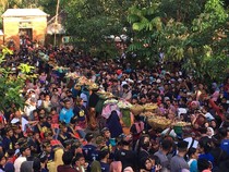 Perang Topat, Simbol Harmonisasi Warga Hindu dan Islam di Lombok Barat