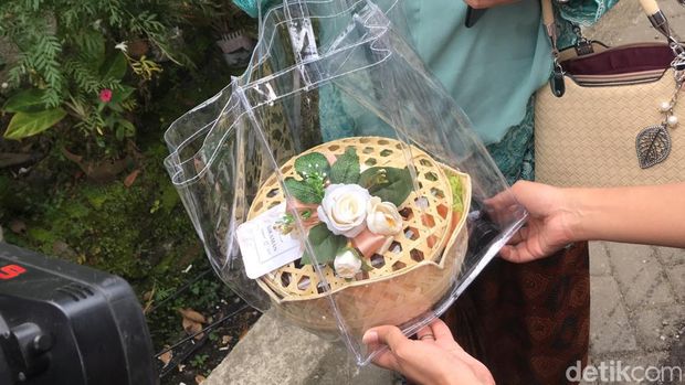 Souvenir siraman Erina Gudono calon istri Kaesang Pangarep