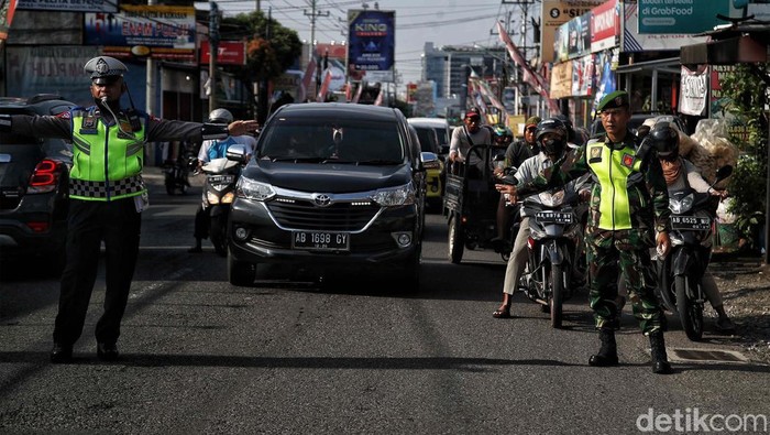 Suasana Kawasan Rumah Erina Gudono Jelang Siraman Kaesang Pangarep dan Erina Gudono akan menjalani prosesi siraman hingga midodareni hari ini. Begini suasana jelang prosesi seraman di kediaman Erina di Sleman, DIY.