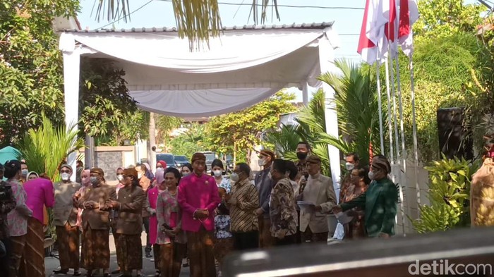 Suasana rumah Presiden Joko Widodo jelang siraman Kaesang di Sumber, Solo, Jumat (9/12/2022). Suasana rumah Presiden Joko Widodo jelang siraman Kaesang di Sumber, Solo, Jumat (9/12/2022).