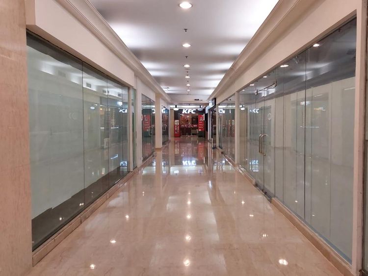 Ada Apa dengan Ratu Plaza?