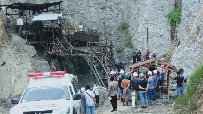 Tambang batu bara di Kota Sawahlunto, Sumbar, meledak. Ledakan di tambang batu bara itu terjadi saat 15 orang pekerja ada di dalam lubang. (dok Istimewa)