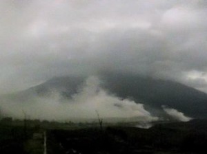 Hujan Deras Perparah Endapan Lahar Dingin di Aliran Lava Semeru