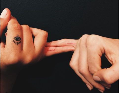 Contoh tato simpel para artis.