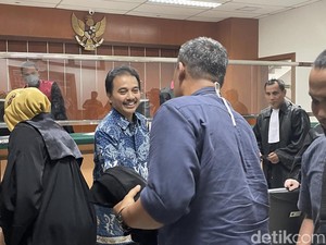 Roy Suryo Dituntut 1,5 Tahun Kasus Meme Stupa