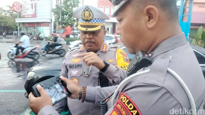 Ujicoba ETLE Drone di simpang empat Warung Pelem Jebres, Solo, Jumat (9/12/2022).