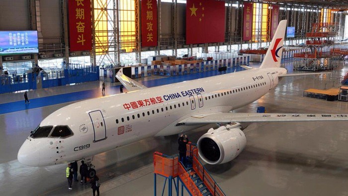 China announced the first delivery of its new domestically produced jetliner, the C919 © - / CNS/AFP