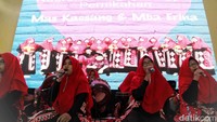 Ada juga pentas mawaris dari warga sekitar.