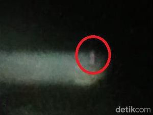 Detik-detik Menegangkan Relawan Evakuasi Warga Terjebak Hujan Abu Semeru
