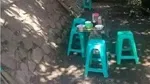 10 Warung Makan Ini Lokasinya Tak Lazim, Kuburan hingga Selokan