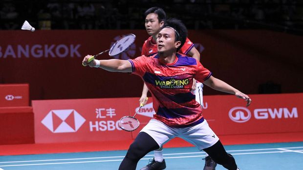 Ahsan/Hendra melangkah ke final BWF World Tour Finals 2022. The Daddies lolos setelah mengalahkan ganda Malaysia, Ong Yew Sin/Teo Ee Yi di Court 1 Nimibutr Arena, Thailand, Sabtu (10/12/2022).