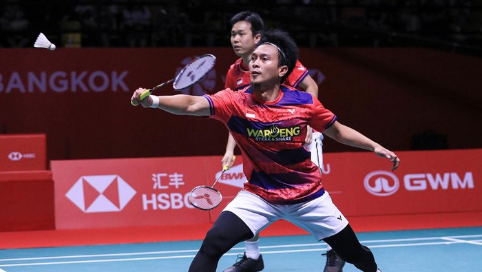 Ahsan/Hendra Lolos ke Final BWF World Tour Finals 2022 Ahsan/Hendra melangkah ke final BWF World Tour Finals 2022. The Daddies lolos setelah mengalahkan ganda Malaysia, Ong Yew Sin/Teo Ee Yi di Court 1 Nimibutr Arena, Thailand, Sabtu (10/12/2022).