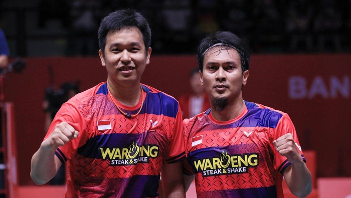 Ahsan/Hendra Lolos ke Final BWF World Tour Finals 2022 Ahsan/Hendra melangkah ke final BWF World Tour Finals 2022. The Daddies lolos setelah mengalahkan ganda Malaysia, Ong Yew Sin/Teo Ee Yi di Court 1 Nimibutr Arena, Thailand, Sabtu (10/12/2022).