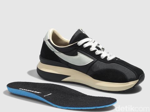 Brand sepatu lokal Compass perdana mengeluarkan koleksi Retrograde Velocity di Urban Sneaker Society pada tanggal 09-11 Desember 2022 di Jakarta Convention Center.. Retrograde Veloc pada tanggal 09-11 Desember 2022 di Jakarta Convention Center.