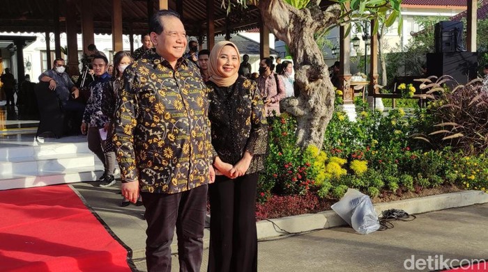 Chairul Tanjung dan Anita Ratnasari Tanjung di Sukoharjo, Sabtu (10/12/2022).