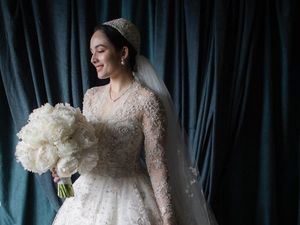 Foto: Penampilan Chelsea Islan bak Putri Raja saat Menikah di Katedral