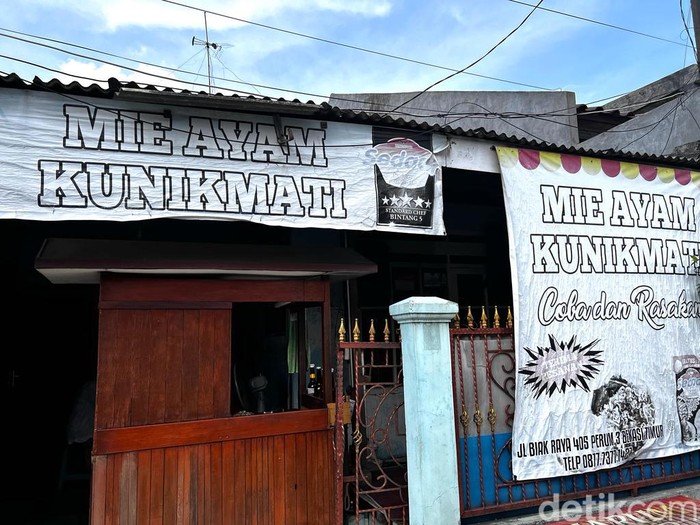 Di Dalam Gang Ini Ada Mie Ayam Enak, Racikan Mantan Chef Hotel Berbintang Di Dalam Gang Ini Ada Mie Ayam Enak, Racikan Mantan Chef Hotel Berbintang