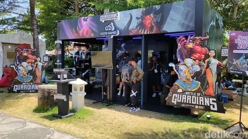 Indonesia Esports Summit 2022, tak hanya menampilkan kejuaraan IESF Bali 2022. Tapi juga menyuguhkan hiburan lain, seperti hadirnya booth Battle of Guardian.