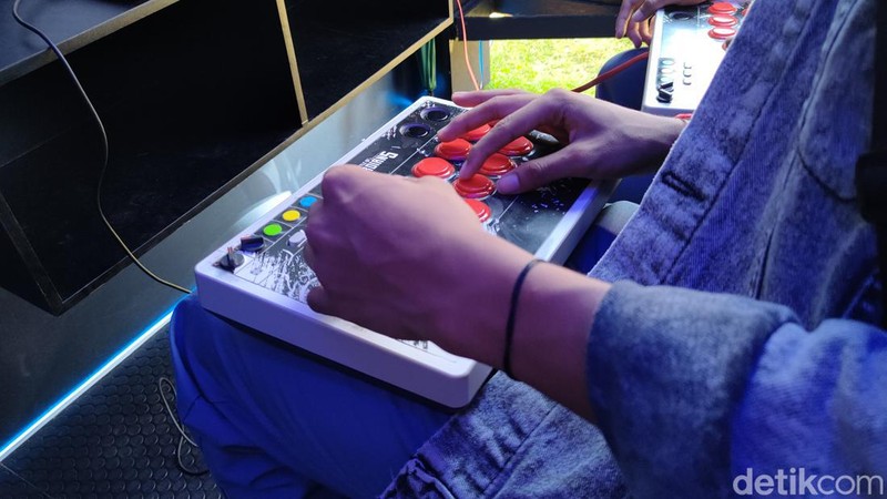 Indonesia Esports Summit 2022, tak hanya menampilkan kejuaraan IESF Bali 2022. Tapi juga menyuguhkan hiburan lain, seperti hadirnya booth Battle of Guardian.