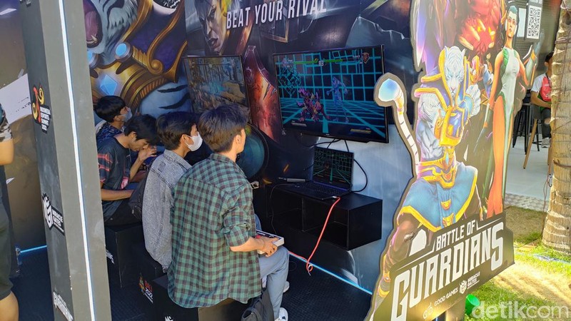 Indonesia Esports Summit 2022, tak hanya menampilkan kejuaraan IESF Bali 2022. Tapi juga menyuguhkan hiburan lain, seperti hadirnya booth Battle of Guardian.