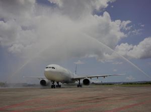 Ban Pesawat Garuda Copot saat Landing di Bandara Tanjungpinang