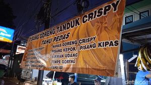 Di Cempaka Putih Ada Penjual Gorengan Buah Beromzet Rp 2 Juta per Hari