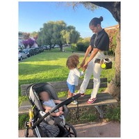 Tapi di tengah kesibukan, Hiba tentu memprioritaskan anak-anaknya. Aku selalu seorang ibu bahkan ketika aku bekerja dan syuting dan melakukan apa yang aku lakukan. Aku suka menghabiskan malam dalam satu atap dengan anak-anakku, ujarnya.Foto: Instagram @hiba_abouk