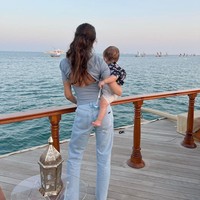 Hiba sendiri kini sedang berada di Qatar untuk mendukung suaminya berlaga di Piala Dunia. Foto: Instagram @hiba_abouk