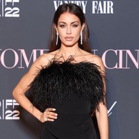 Seperti banyak pasangan pemain bola, Hiba mengaku bahwa mereka harus membuat pengorbanan ketiak Hakimi pindah dari Madrid ke Jerman. Meninggalkan Paris adalah hal yang sangat sulit bagiku tapi aku melakukannya. Untuk cinta tentunya. Dan kami tahu, suatu hari kami pasti kembali, ujarnya dilansir Vogue.Foto: Instagram @hiba_abouk