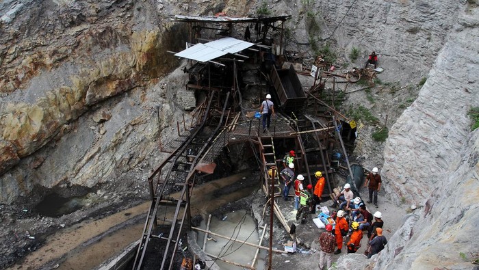 Ini Lokasi Tambang Terjadinya Ledakan yang Renggut Nyawa 10 Pekerja Ledakan tambang batu bara terjadi di Sawahlunto, Sumatera Barat, Jumat (10/12) kemarin. Ledakan itu terjadi pada lubang nomor DC 02 tambang batu bara bawah tanah PT Nusa Alam Lestari.